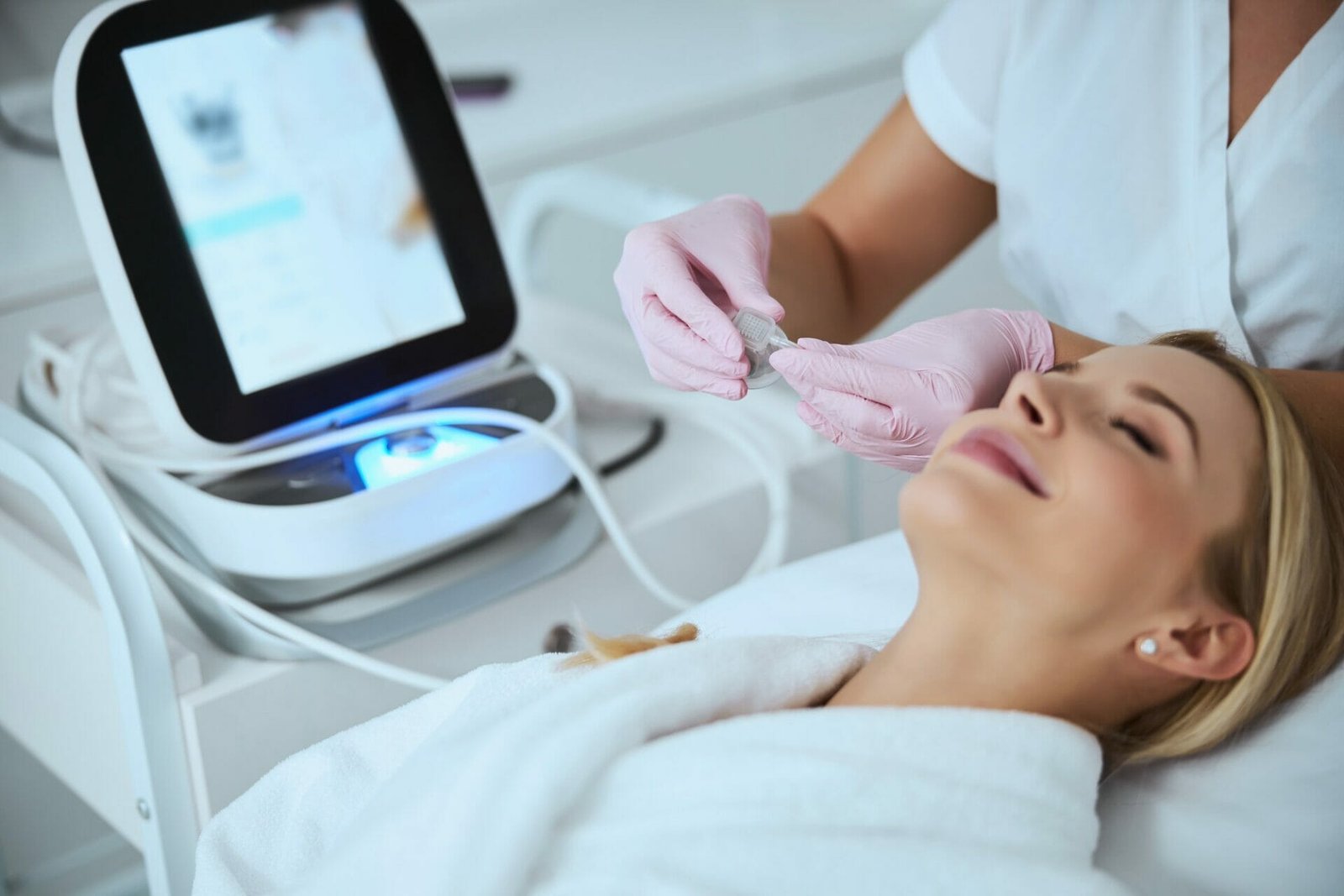Revitalize Your Skin: Microneedling Benefits | Rouge & Wright
