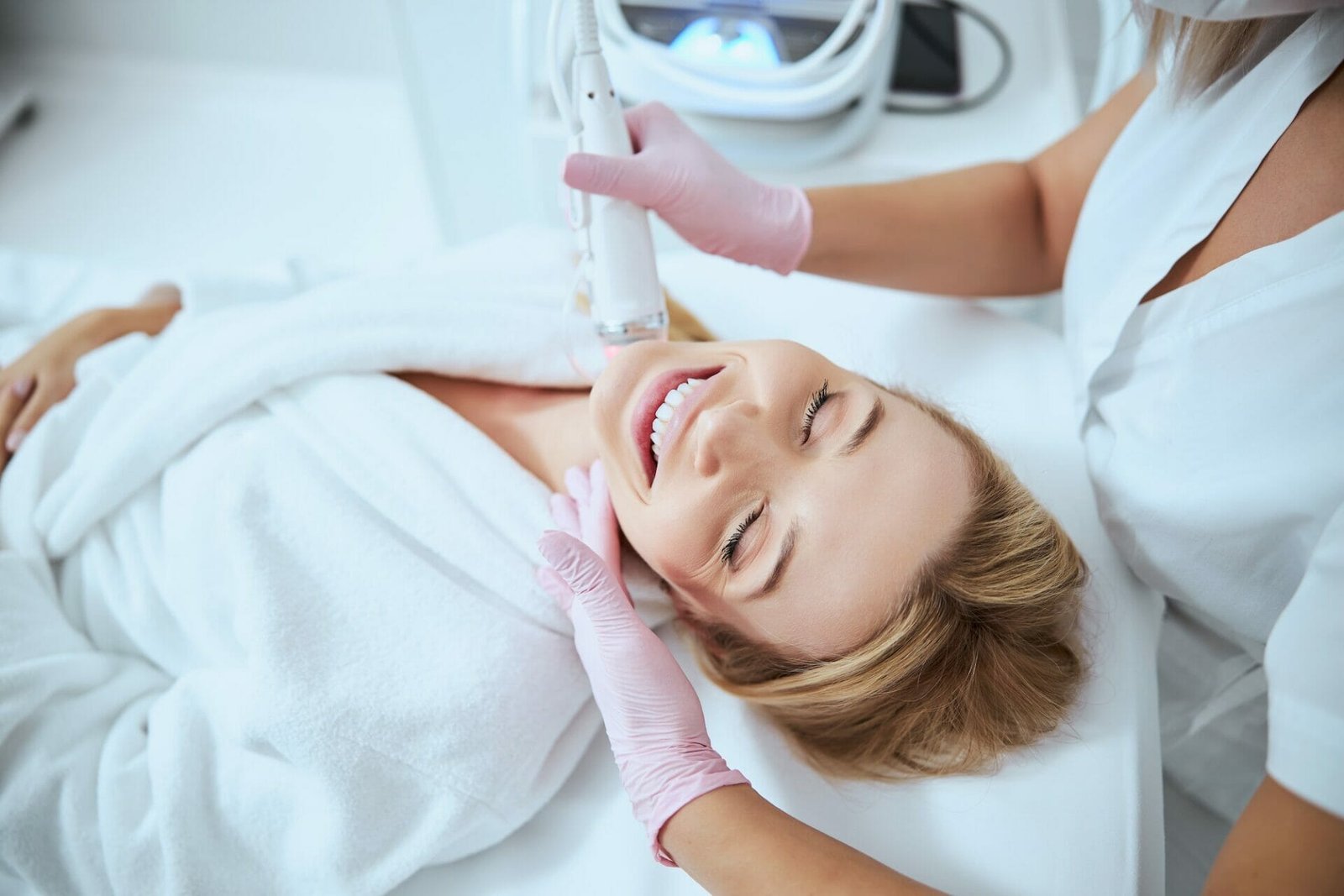 Microneedling with PRP in Phoenix: Benefits & Costs. | Rouge & Wright